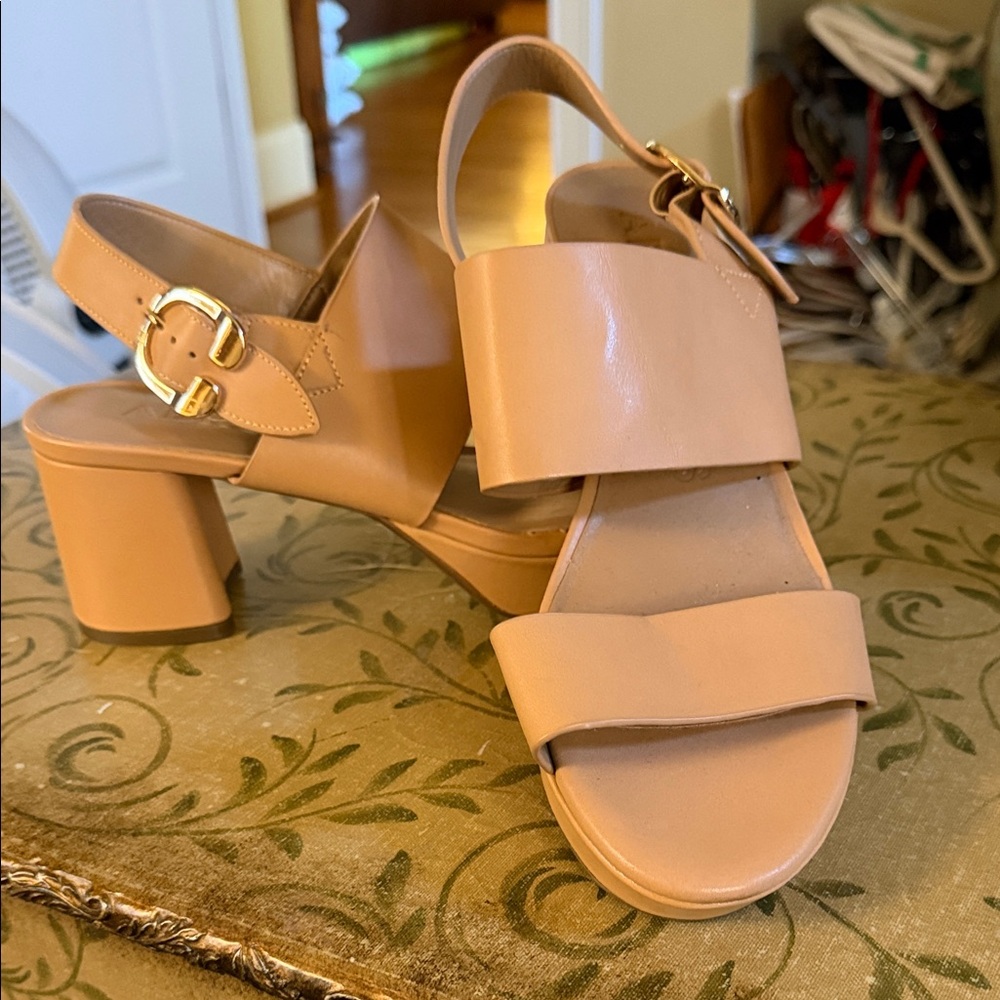 NWOT Aerosoles Women’s Nude Block Heel Sandals